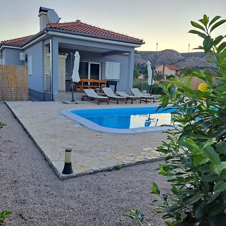 Modern Guest House Rak With Beautiful Pool Σίμπενικ Εξωτερικό φωτογραφία