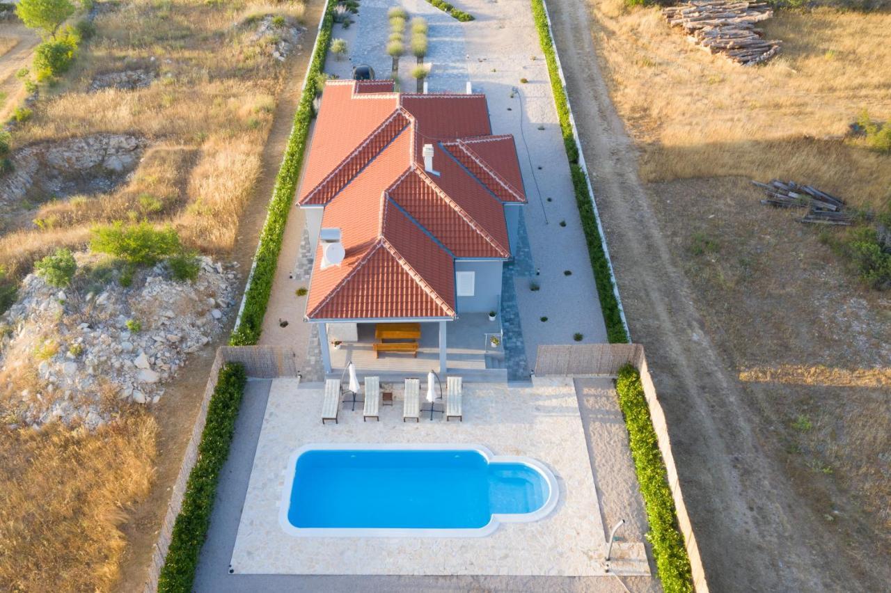 Modern Guest House Rak With Beautiful Pool Σίμπενικ Εξωτερικό φωτογραφία