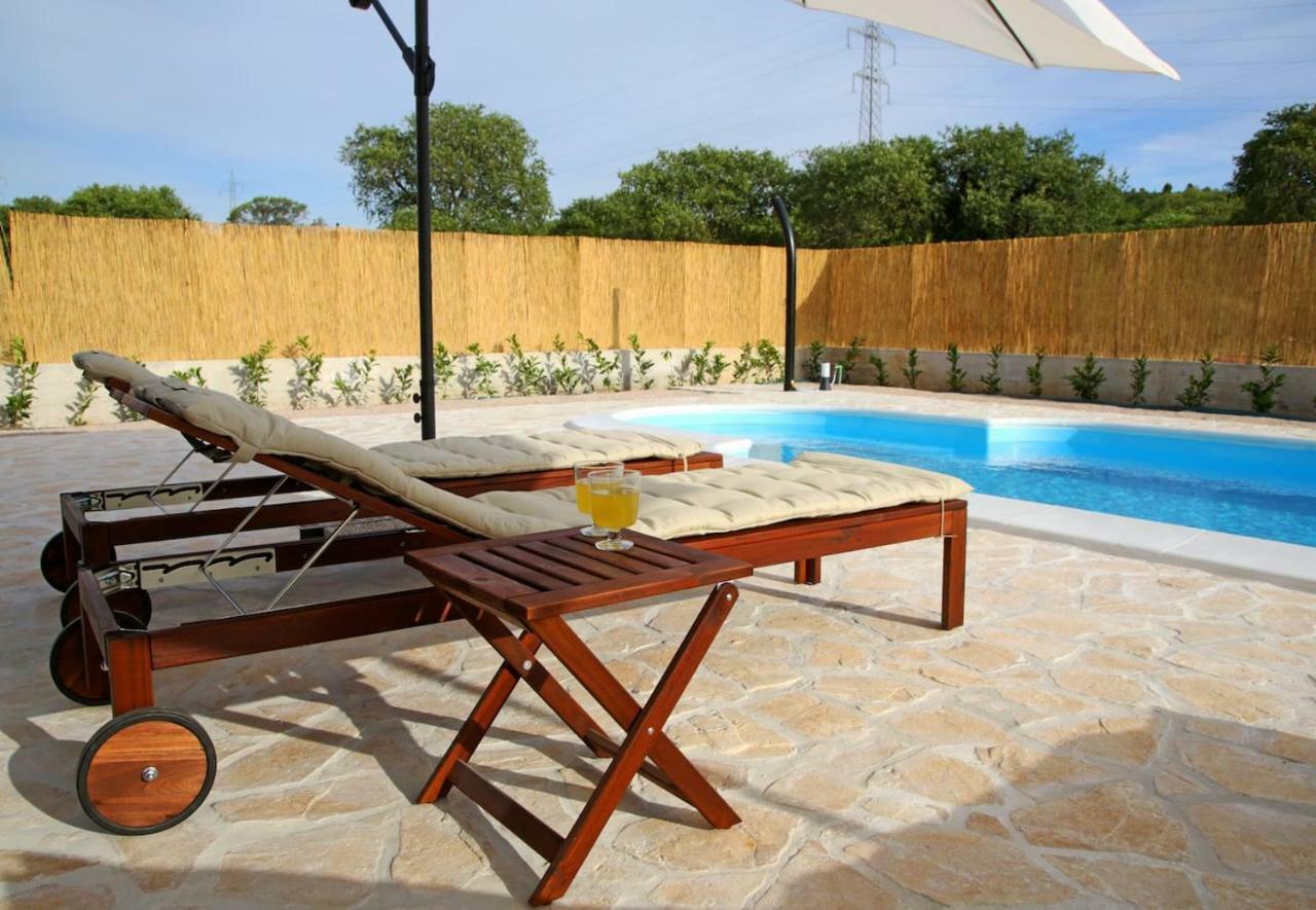 Modern Guest House Rak With Beautiful Pool Σίμπενικ Εξωτερικό φωτογραφία