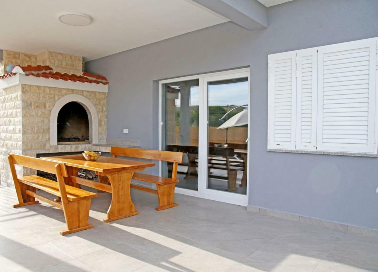 Modern Guest House Rak With Beautiful Pool Σίμπενικ Εξωτερικό φωτογραφία